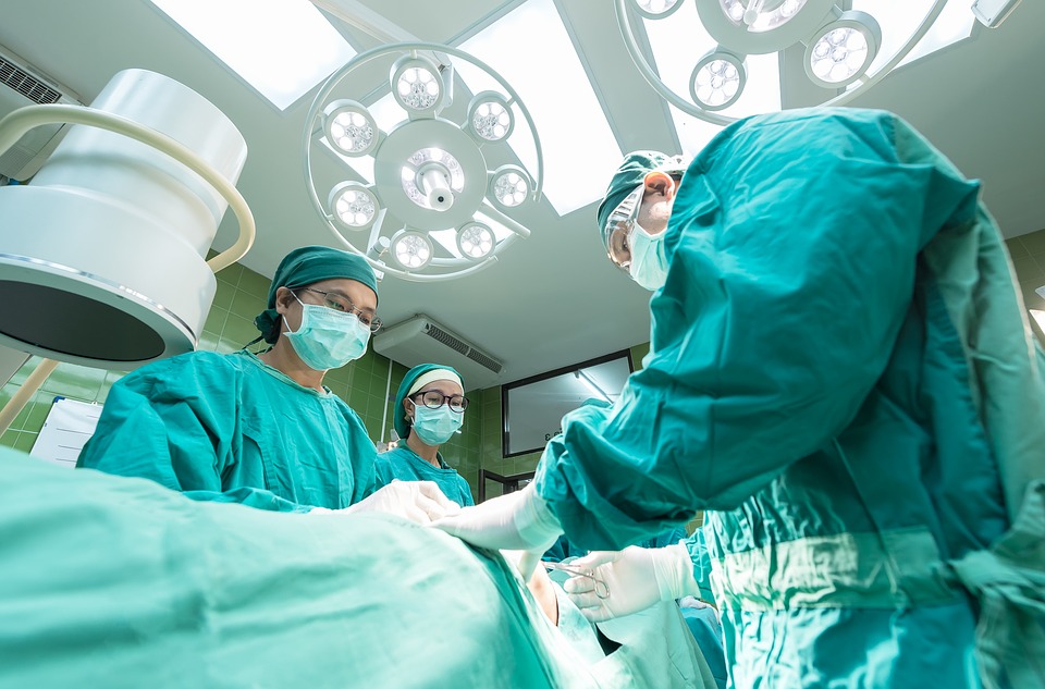 В Ульяновске впервые сделали операцию гидрохирургическим скальпелем, чтобы спасти женщине ногу