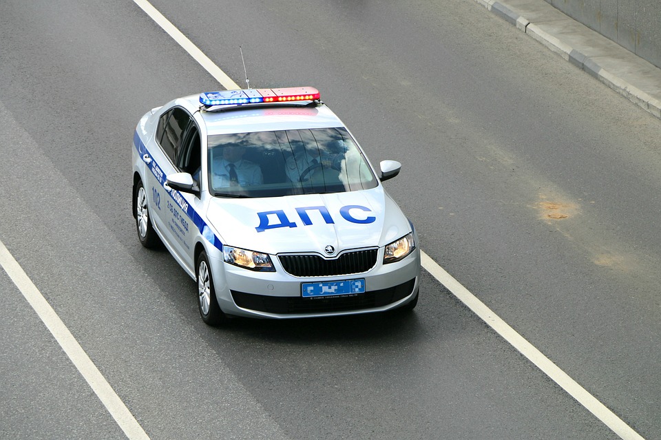 Погоня по-ульяновски: «бесправный» водитель пытался уйти от гаишников и врезался в машину ДПС