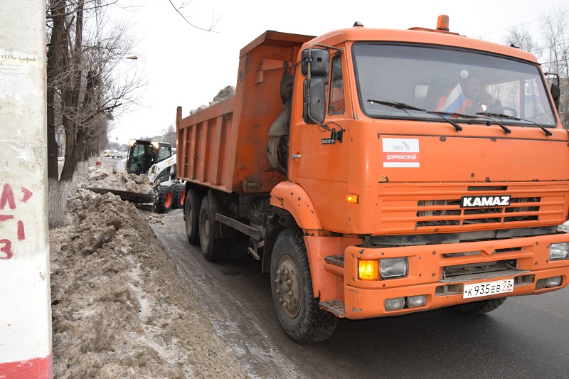  За сутки 700 тонн. Ульяновские коммунальщики очистили улицы от снега 