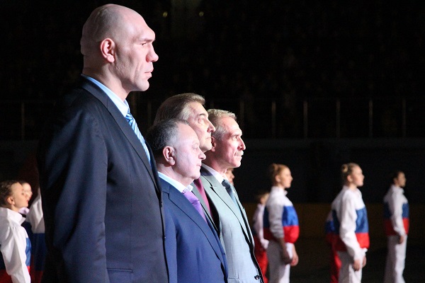 Валуев, Гусев, фигуристы и...поющие дети. Чем запомнилась церемония открытия «Волга-Спорт-Арены»