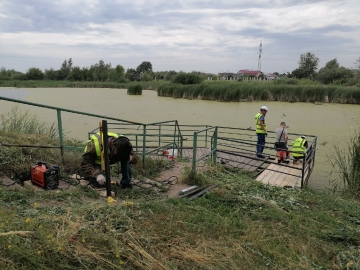 Лестницы в бассейн, пруд, купель