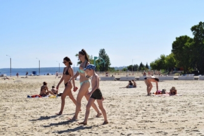 Порно на пляже без одежды