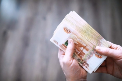 В погоне за деньгами жительница Смоленского района лишилась около 200 тысяч рублей
