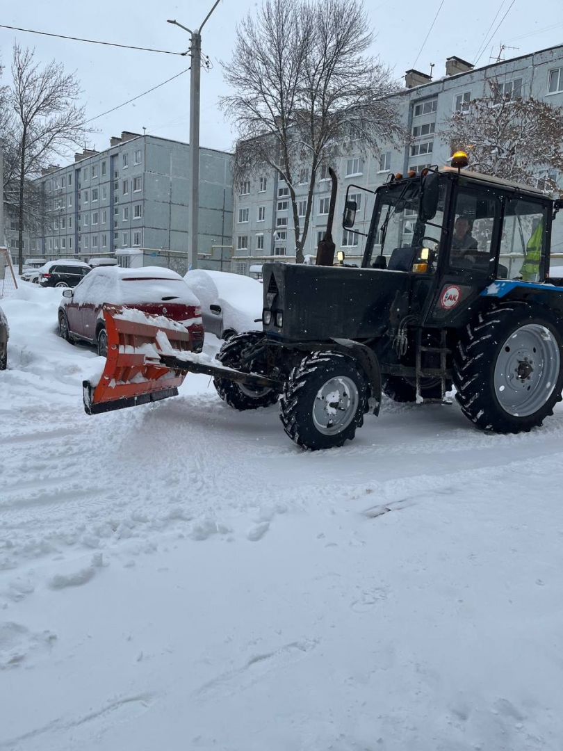 На очистку ульяновских улиц вышла 101 единица спецтехники