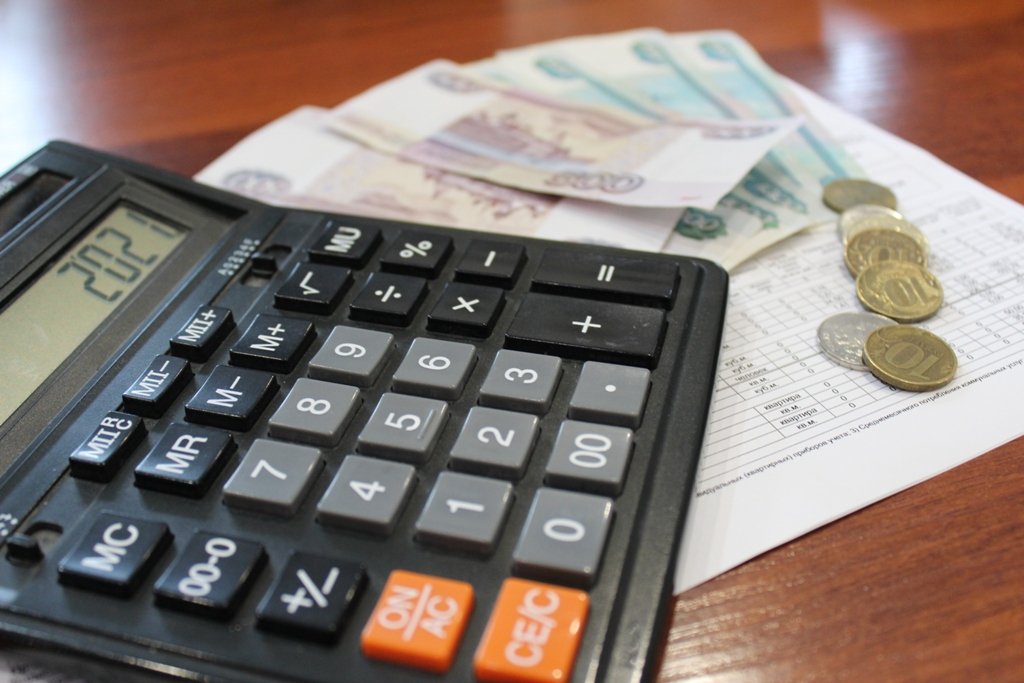 Долги за ЖКХ начнут напрямую списывать с банковских карт россиян