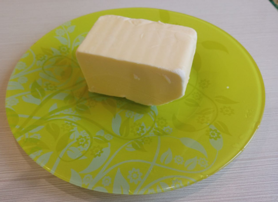 В сливочном масле популярных брендов нашли пальмовое масло, дрожжи и плесень