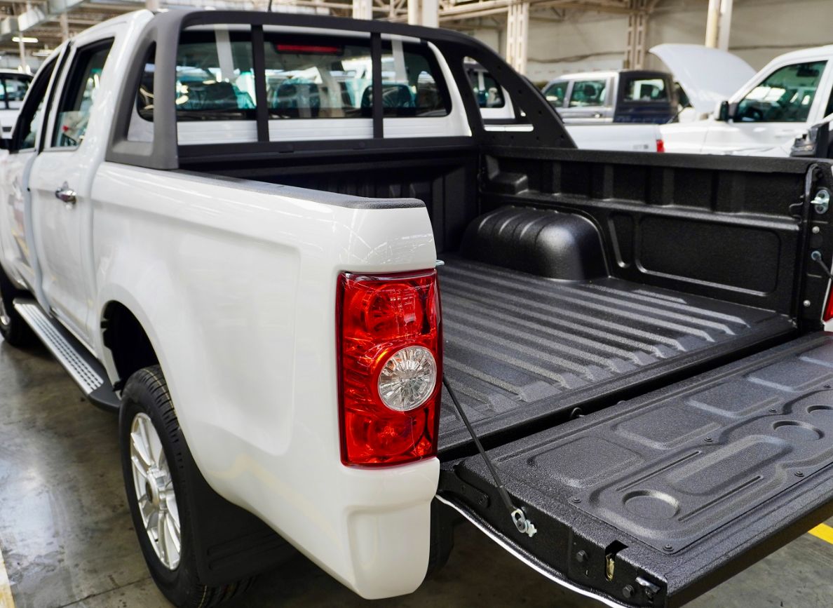 В апреле на УАЗе запустят новую камеру по нанесению защитного покрытия на кузова пикапов