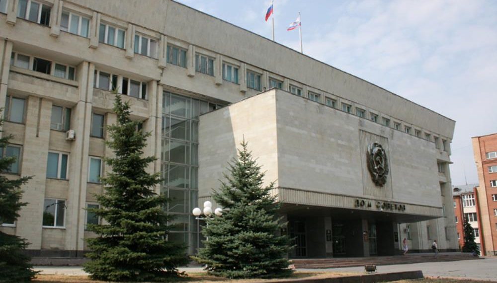 Депутаты ЗСО запретили губернатору иметь иностранное гражданство и валютные счета