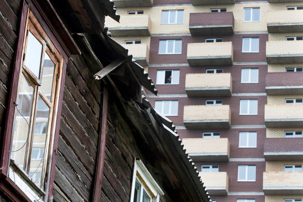 Дети-сироты и переселенцы из аварийного жилья Сенгилеевского района получают новое жилье