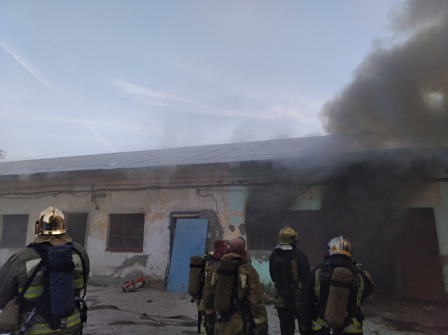 Пожар в районе ульяновск. Пожар в Ульяновске сегодня в Железнодорожном районе. Пожар в Ульяновске. Пожар в Ульяновске сейчас.