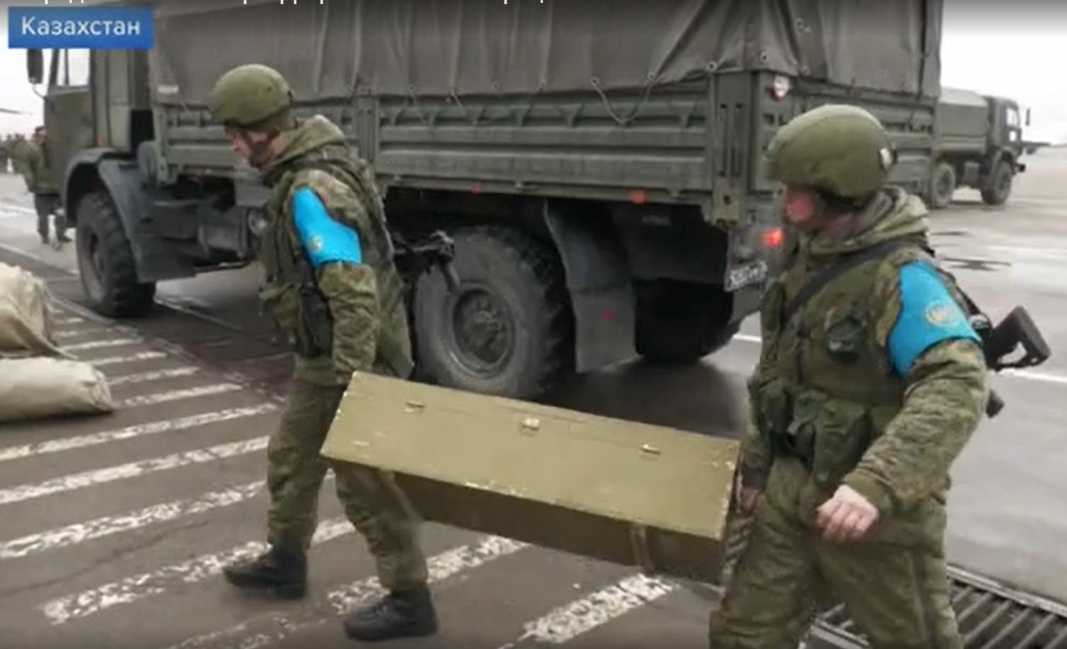 Ульяновские десантники встали на охрану аэропорта в Алматы