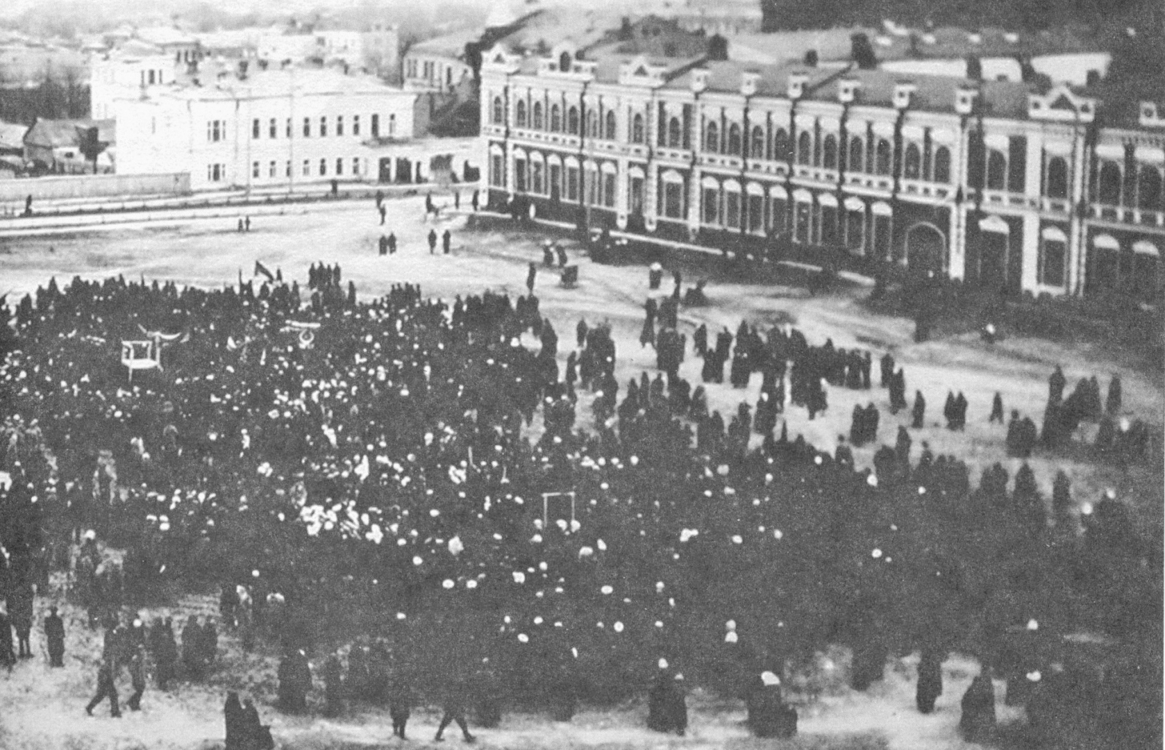 4 декабря 1917. Челябинск до революции 1917 года. Оренбург в революция 1917 года. Симбирск 1917. После революции 1917 года Нижний Новгород.