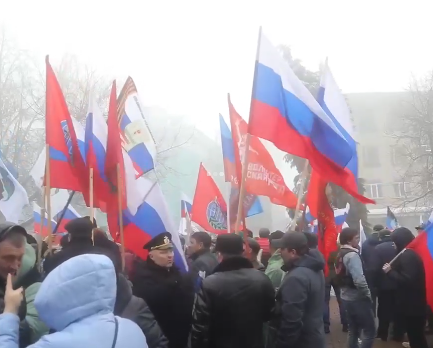 Митинг солдат. Митинг. Митинги в России. Митинг в поддержку. Демонстрации в России.