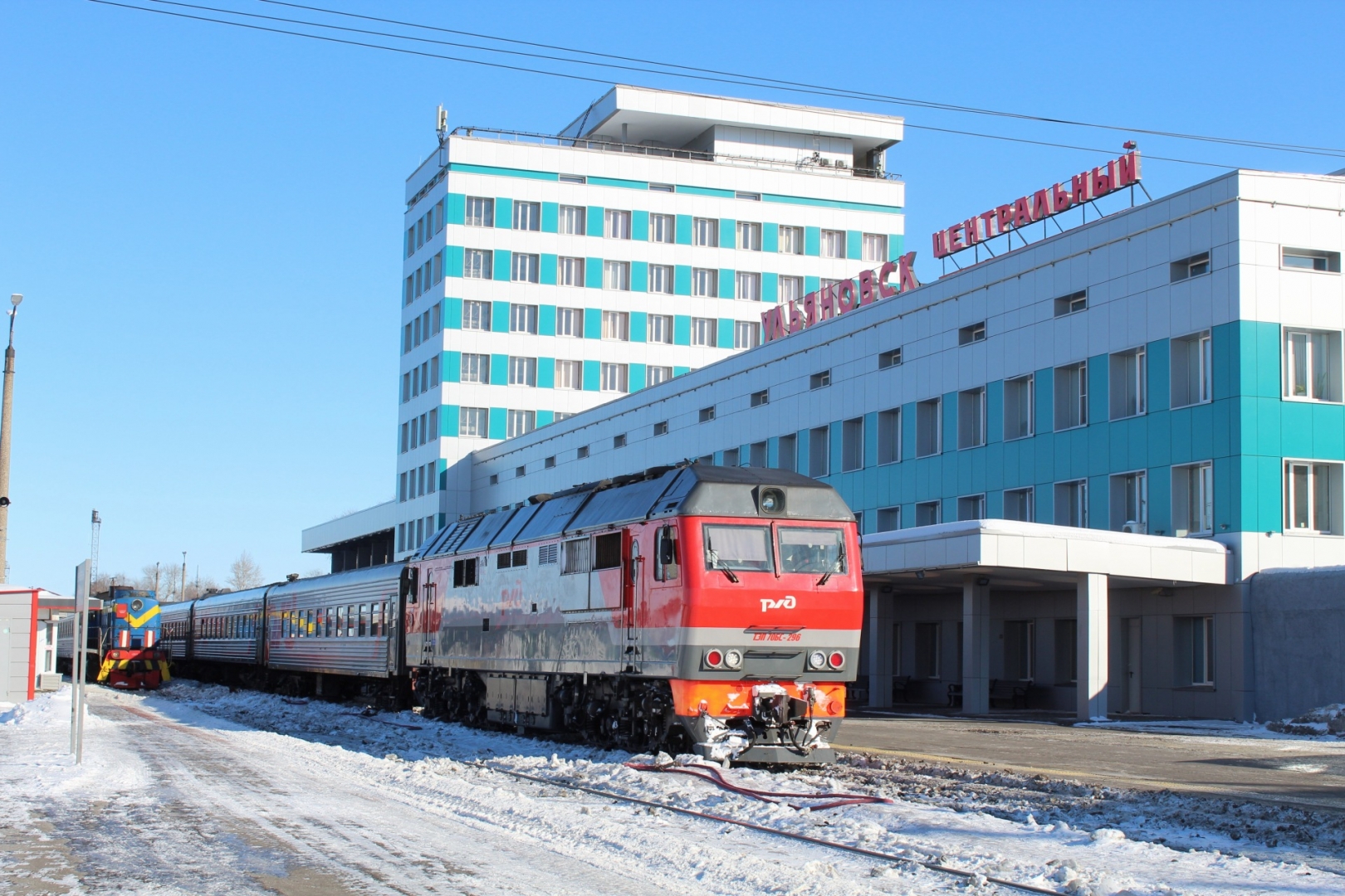 На Центральном вокзале Ульяновска конфликт пассажиров закончился  поножовщиной / Новостной портал Ульяновска / 73online.ru