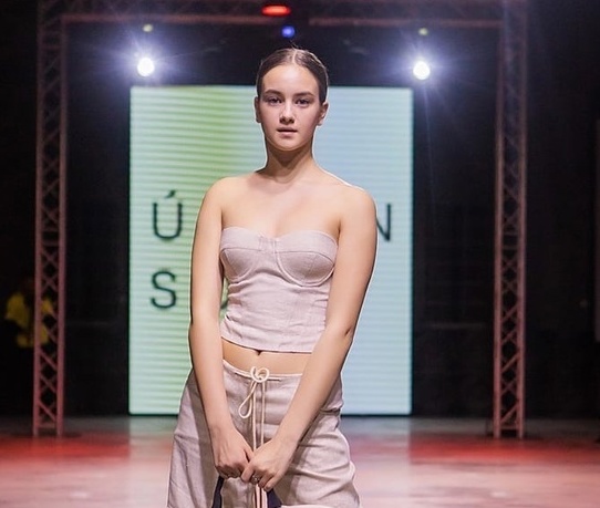 Ульяновская топ-модель прошлась по подиуму на Неделе моды в Казани