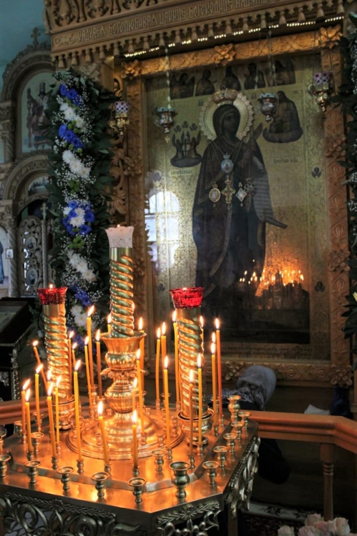 Митрополит Лонгин провёл  литургию,  посвященную исцеляющей чудотворной иконе
