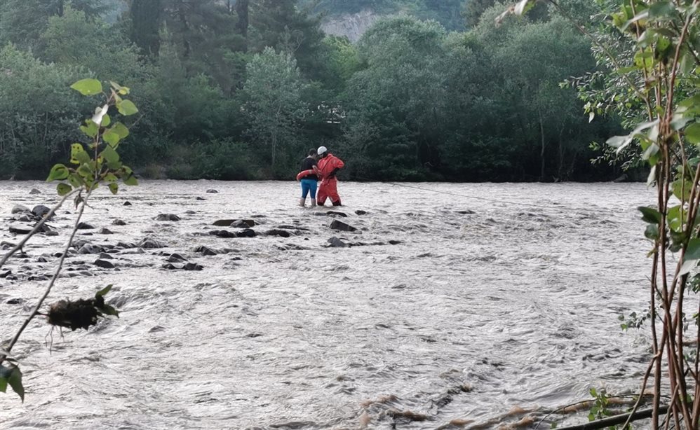 Туристы из Ульяновска едва не утонули в горной реке в Сочи
