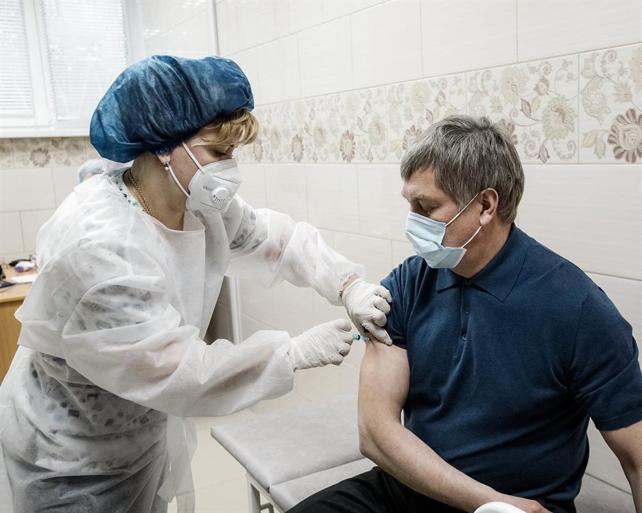 Русских призвал ульяновцев вакцинировать от ковида