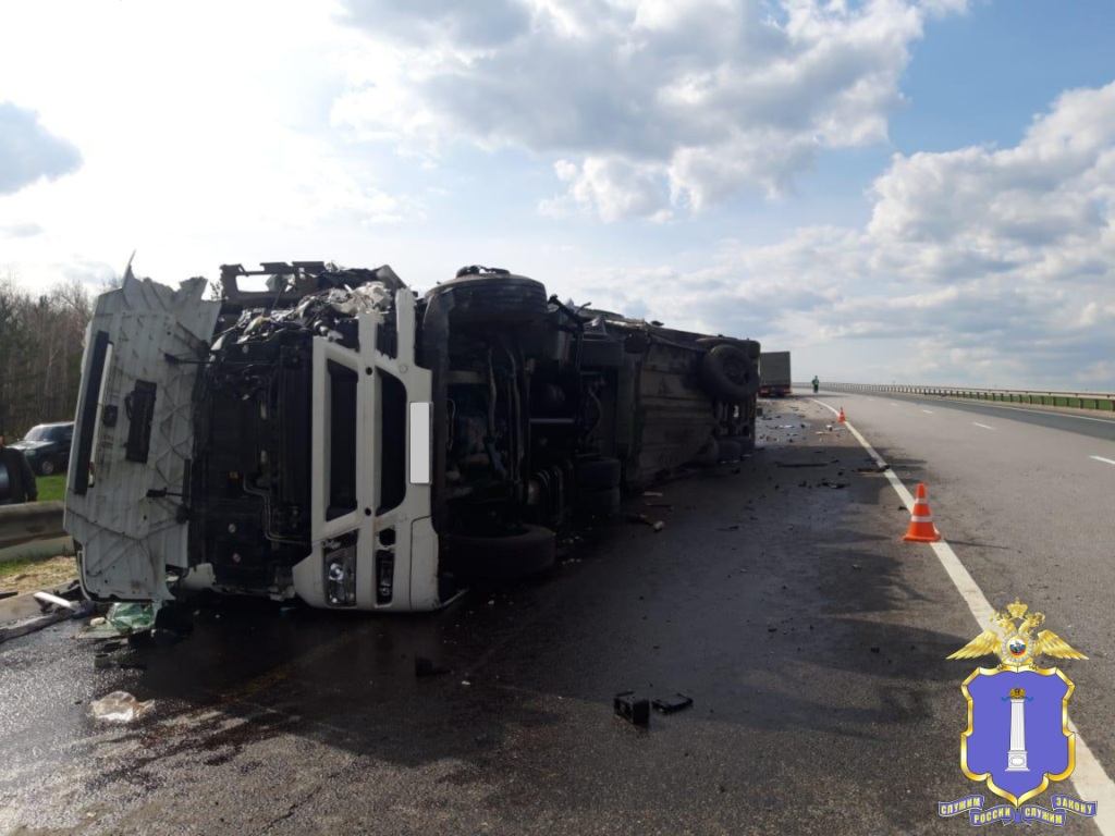 Лобовое столкновение грузовиков в Ульяновской области: виновник отправлен под суд