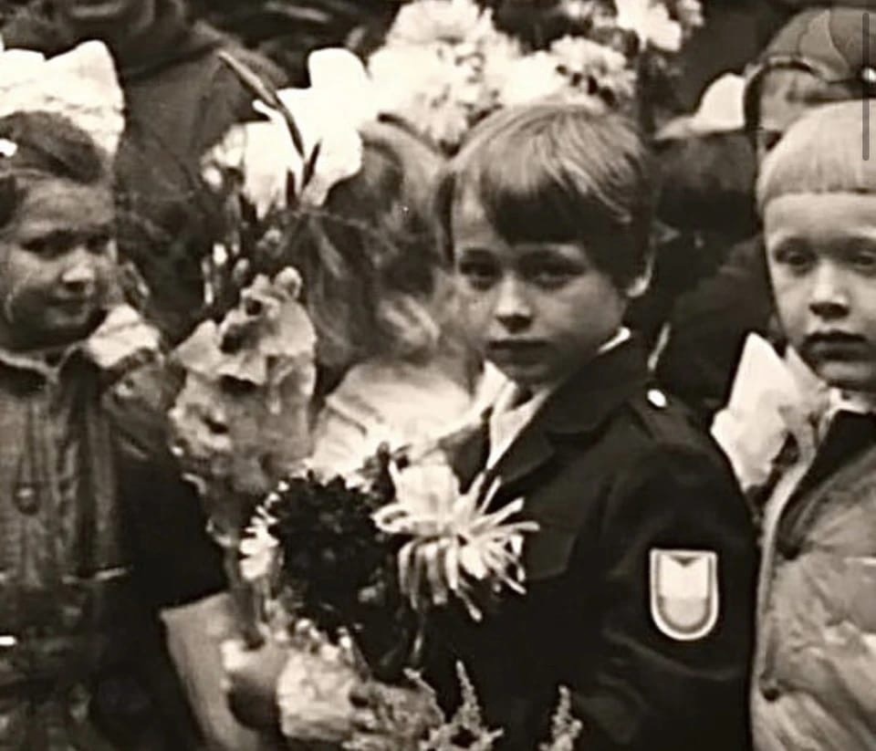 Фронтмен «Руки вверх» Жуков вспомнил, как готовился к школе в Димитровграде