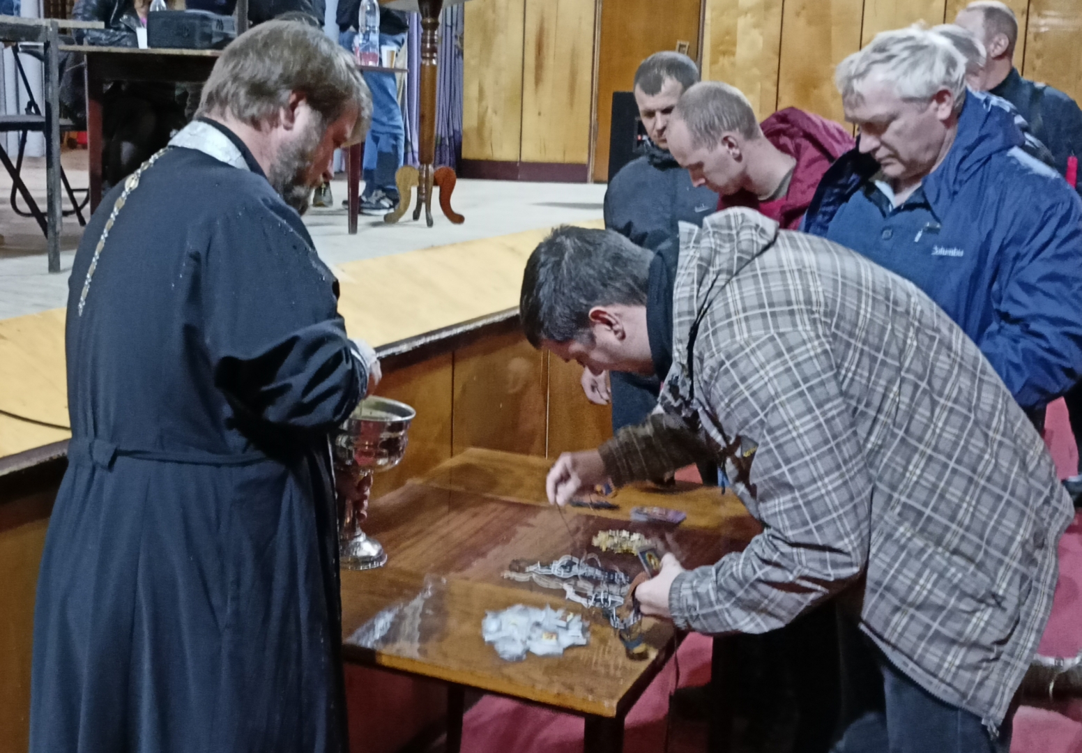 Ульяновские добровольцы встретились со священником