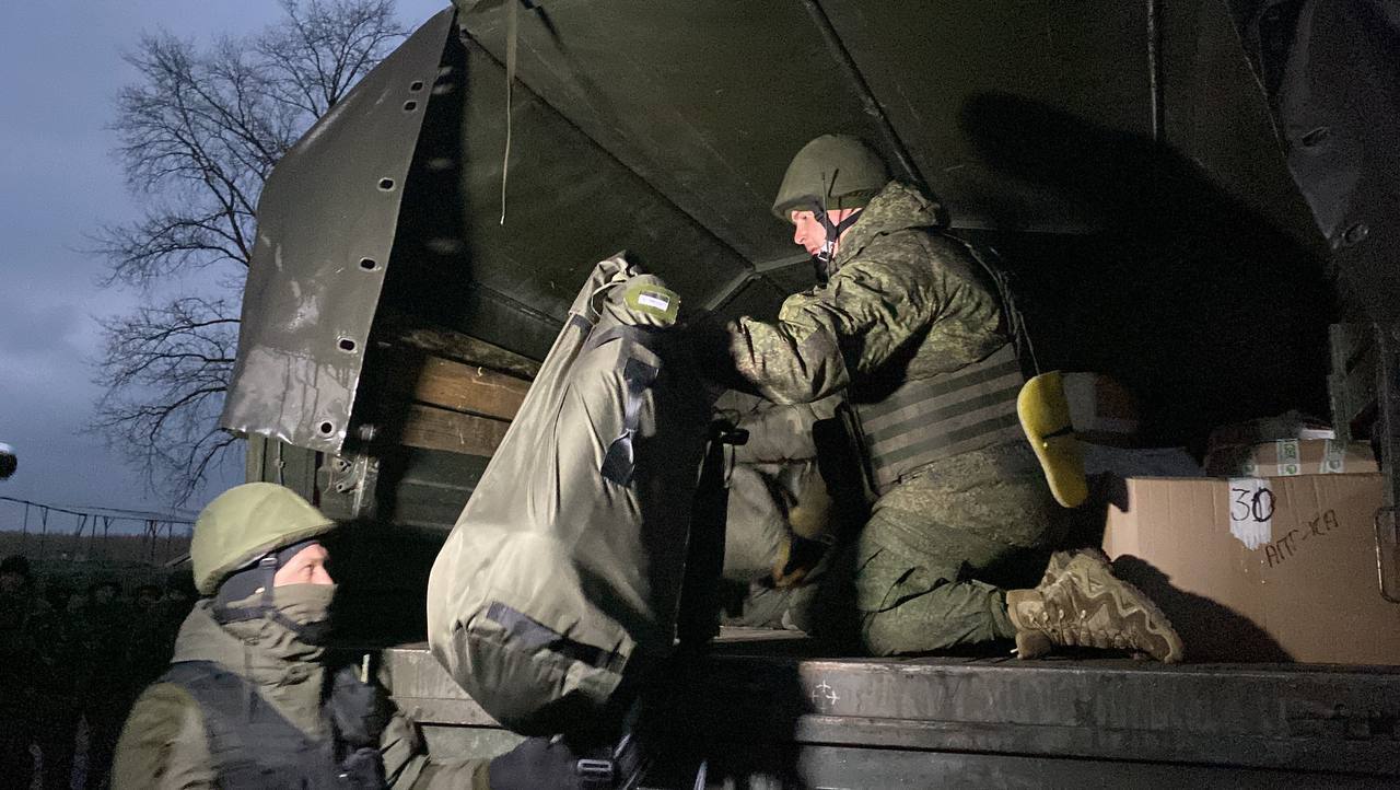 Русских отправил дополнительное снаряжение бойцам в 31 бригаду ВДВ