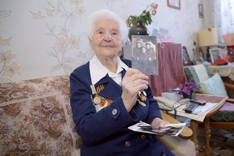 Русских поздравил жительницу Ульяновска со 100-летним юбилеем