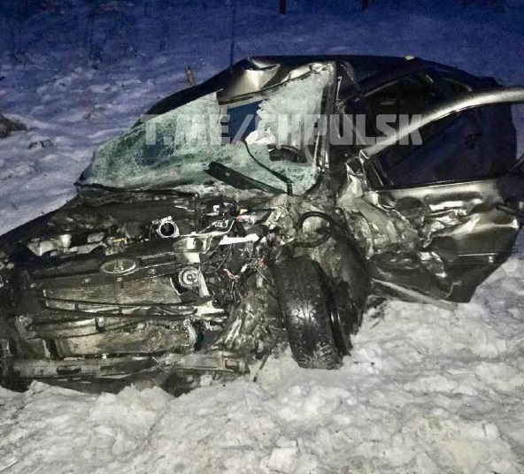 Смертельное ДТП в Прислонихе: водитель легковушки погиб на месте