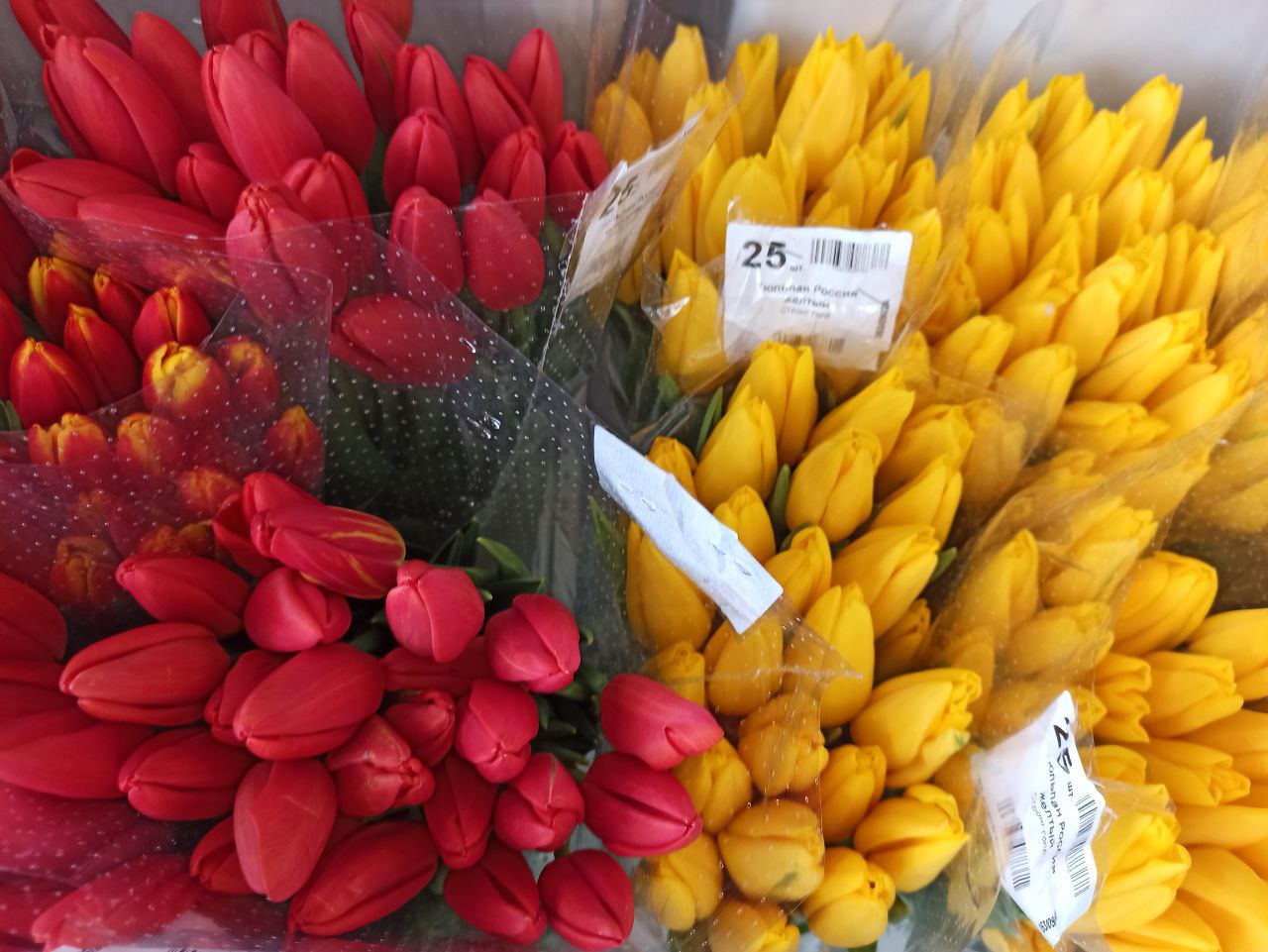 Где ульяновцам выгоднее купить тюльпаны и конфеты к 8 Марта