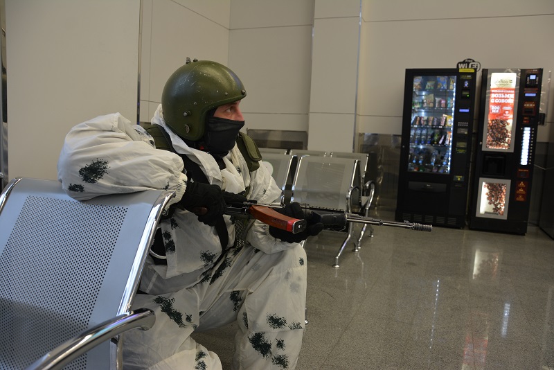Силовики спасли заложников в аэропорту: в Ульяновске прошли учения