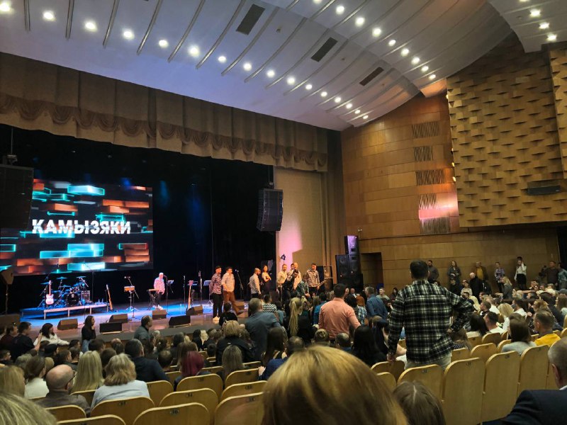 ЧП на концерте «Камызяков» в Ульяновске: за минуты зал опустел