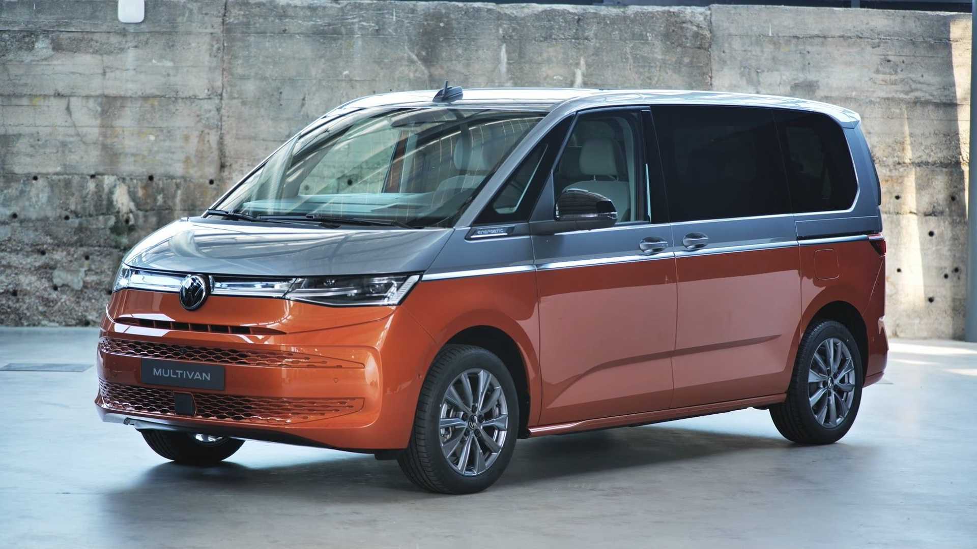Закупку Volkswagen Multivan за 10 млн рублей в правительстве назвали ошибкой