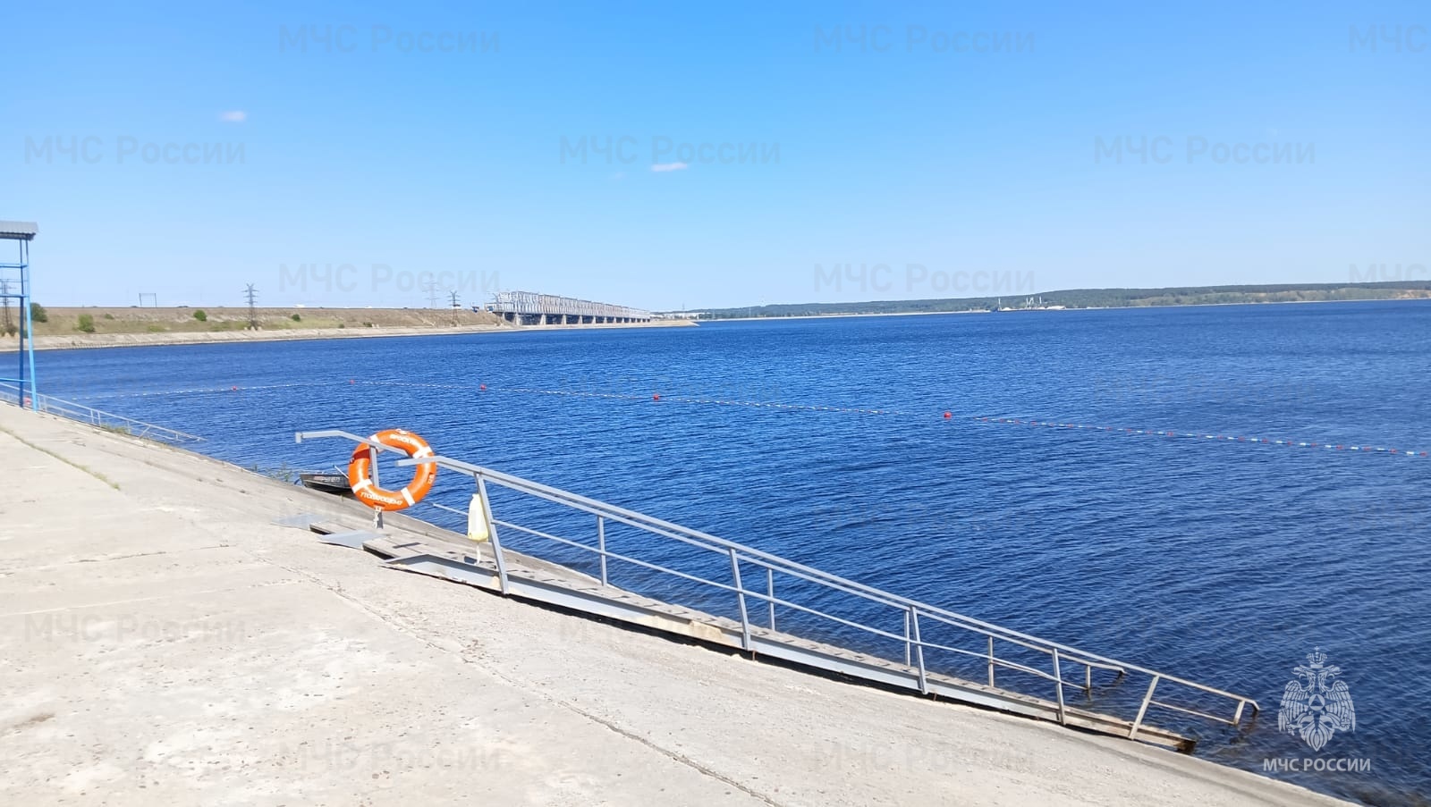 Платный пляж ульяновск. Центральный пляж Ульяновск. Ульяновск пляжи на Волге. Городской пляж Ульяновск. Центральный пляж Ульяновск фото.