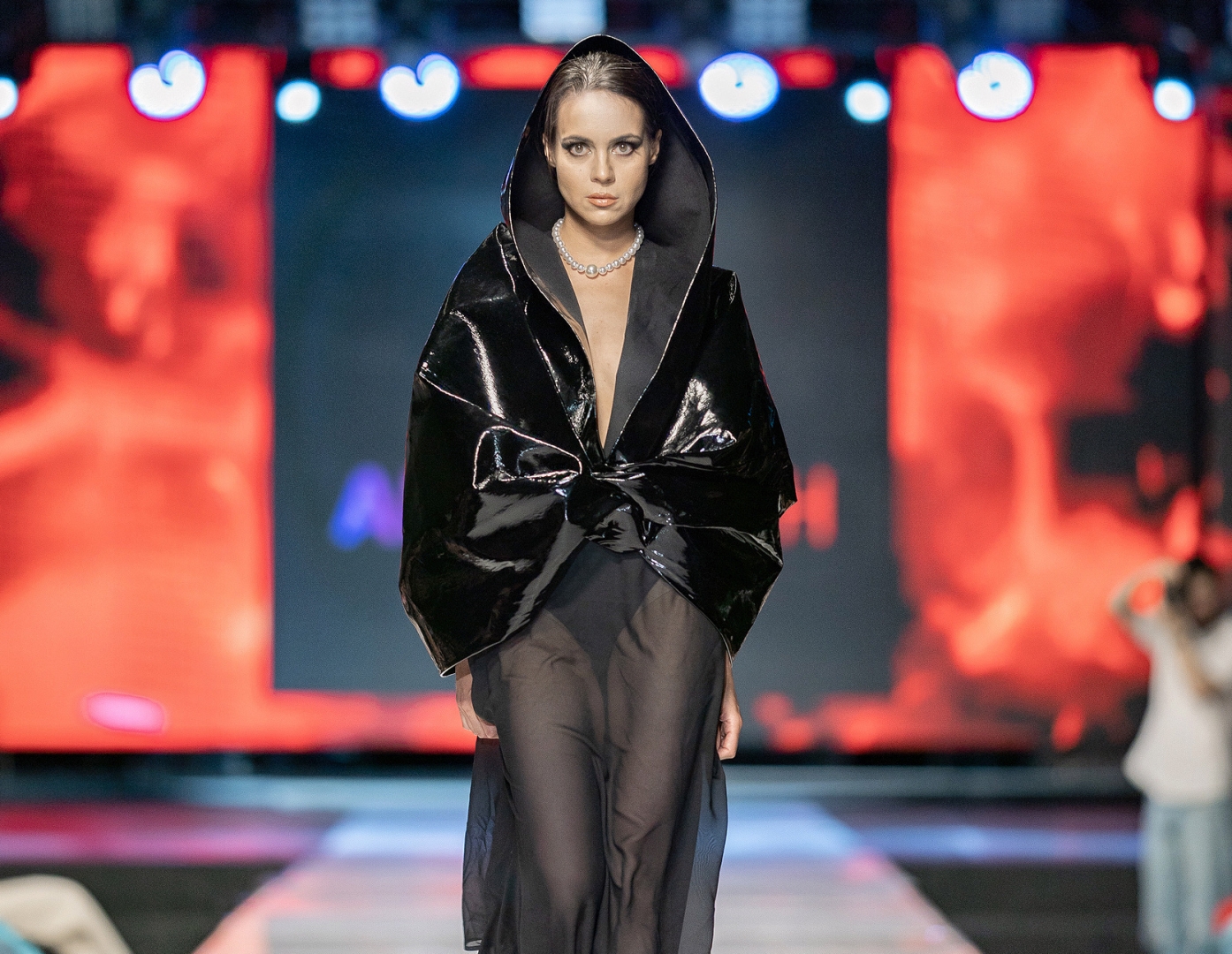 Ульяновские модели вместе с Сергеем Зверевым  прошлись по подиуму на Неделе моды в Москве