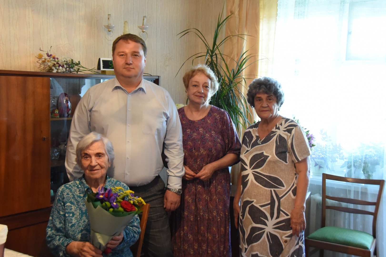 Болдакин поздравил жительницу Ульяновска со 100-летним юбилеем