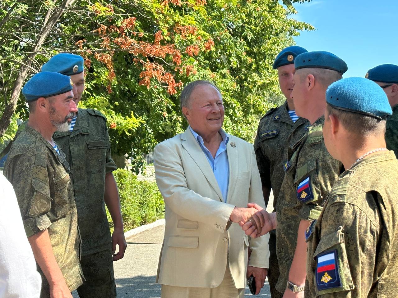 День ВДВ: к десантникам приехал «правильный» Галкин / Новостной портал  Ульяновска / 73online.ru