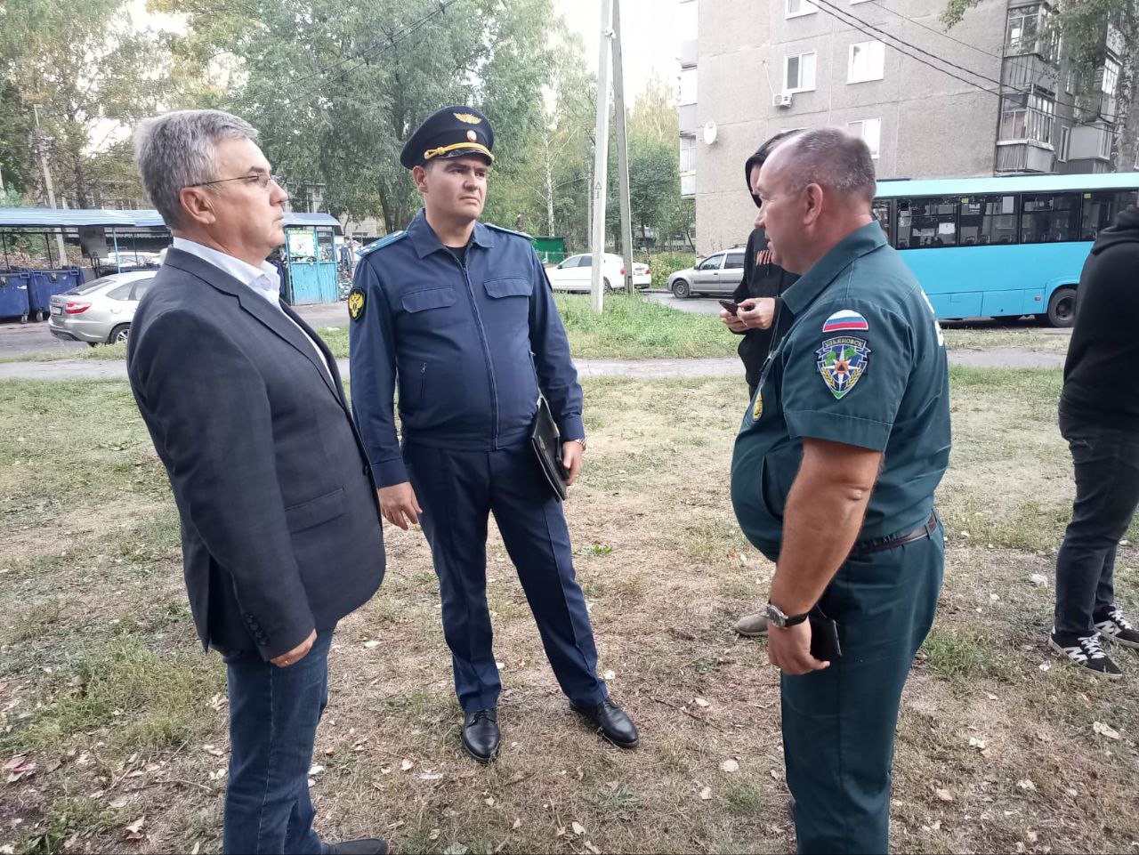 На место пожара в Засвияжье выехал районный прокурор, началась проверка /  Новостной портал Ульяновска / 73online.ru