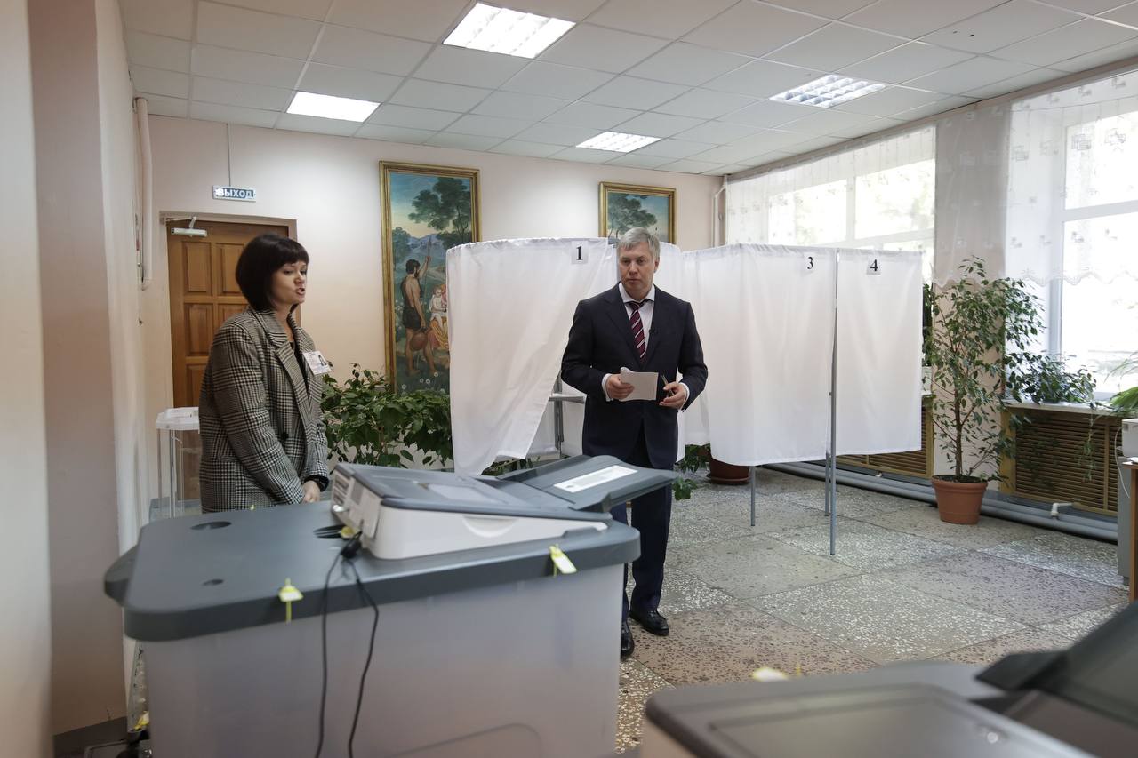 Губернатор Русских сходил на выборы