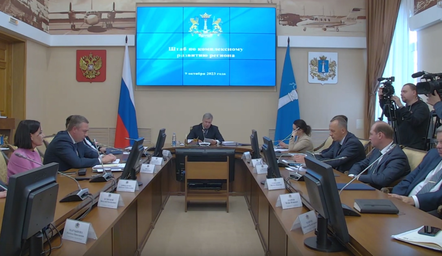 Русских спросил с профильных министров за пуск тепла, ремонт парков и дорог