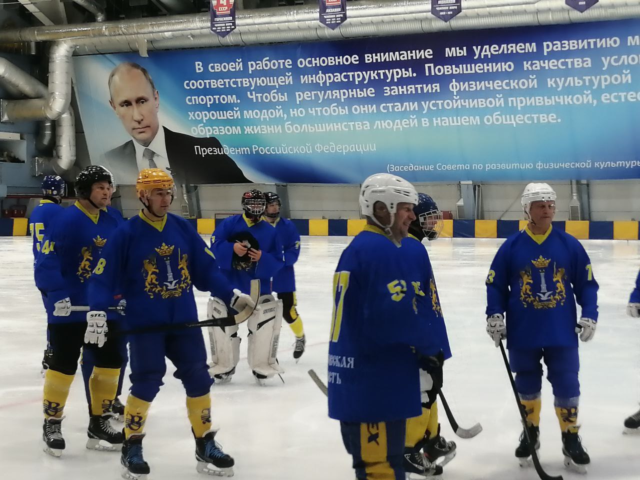 Ульяновцы гарантируют себе второе место на хоккейном губернаторском турнире