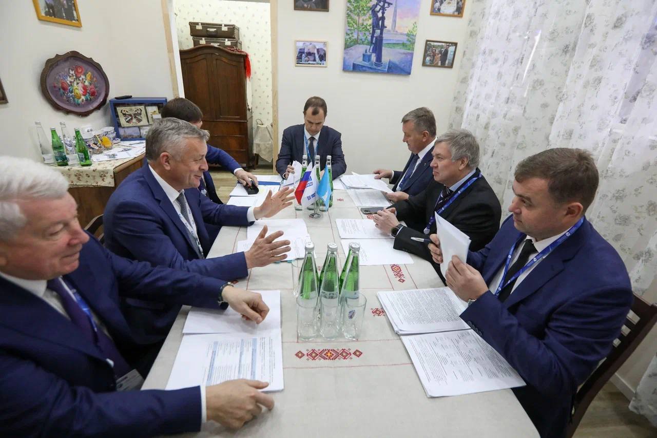 Русских обсудил с руководством «Газпрома» ускорение темпов газификации ульяновских сёл