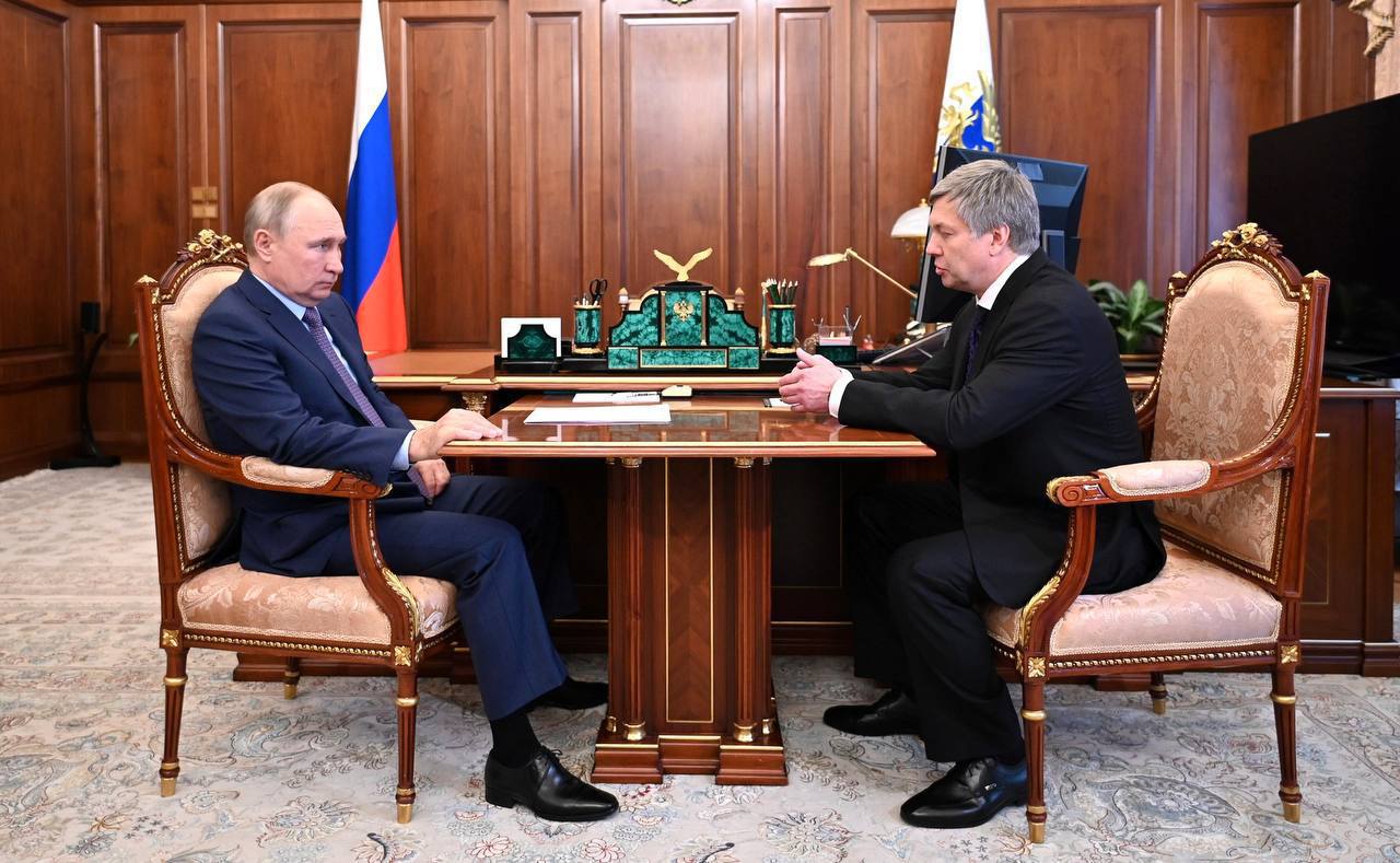 Президент Путин поздравил губернатора Русских с Днём народного единства