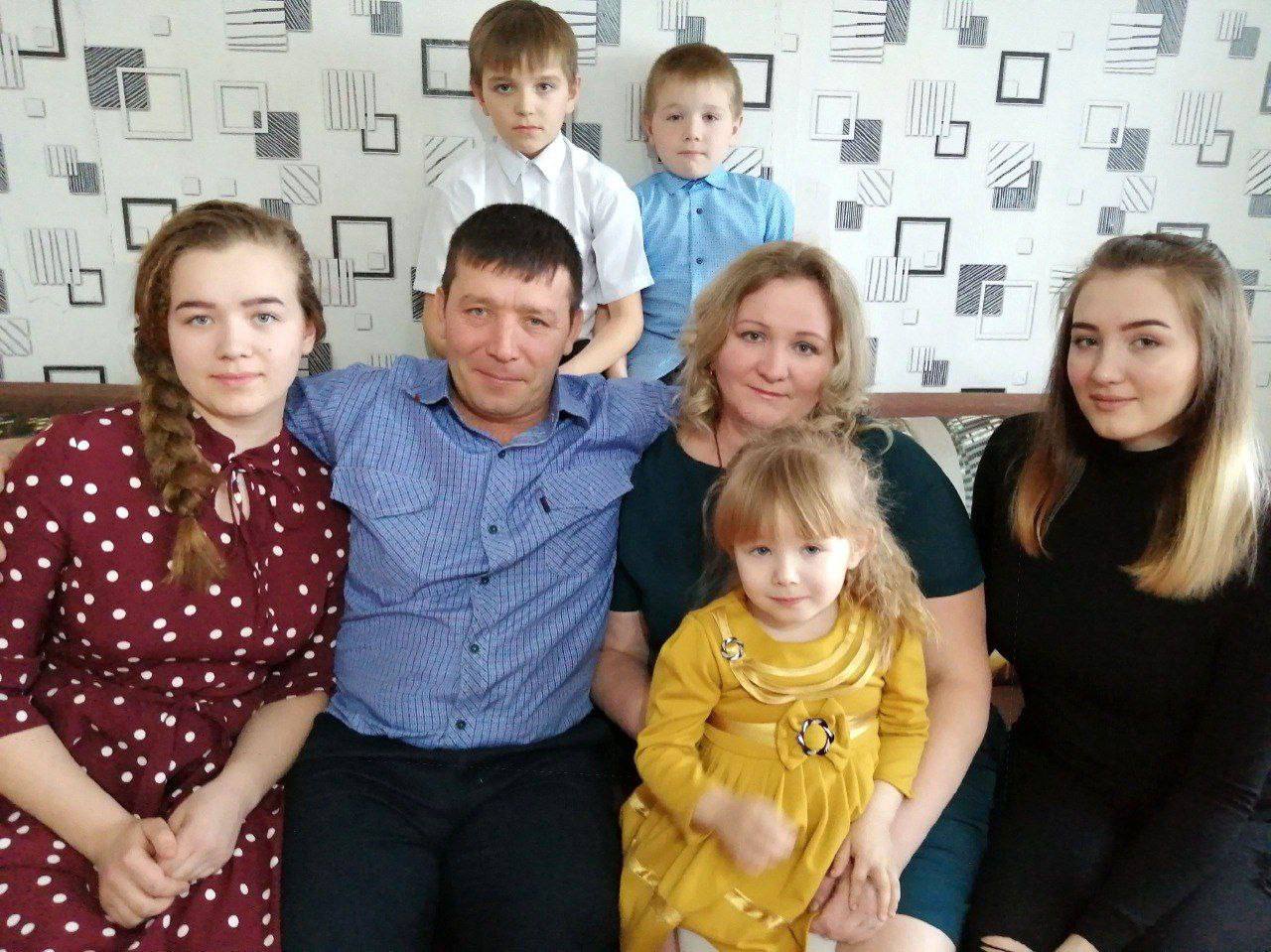 Путин отметил медалью ордена «Родительская слава» ульяновскую семью