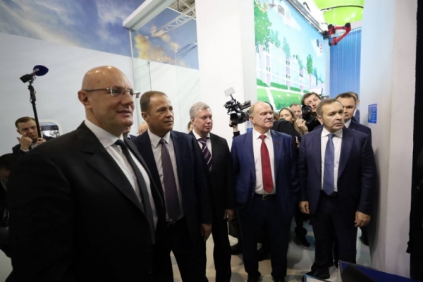 Лидер КПРФ Зюганов высказал замечания к ульяновской выставке на ВДНХ