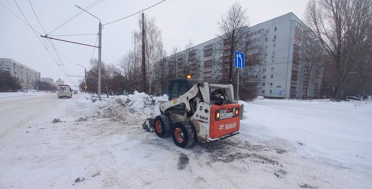 С улиц Ульяновска вывезли более ста самосвалов снега