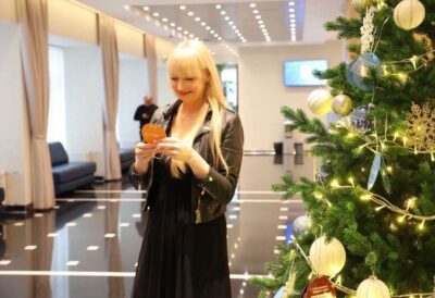 Актриса Ольга Чурсина исполнила новогоднюю мечту девочки из Ульяновска