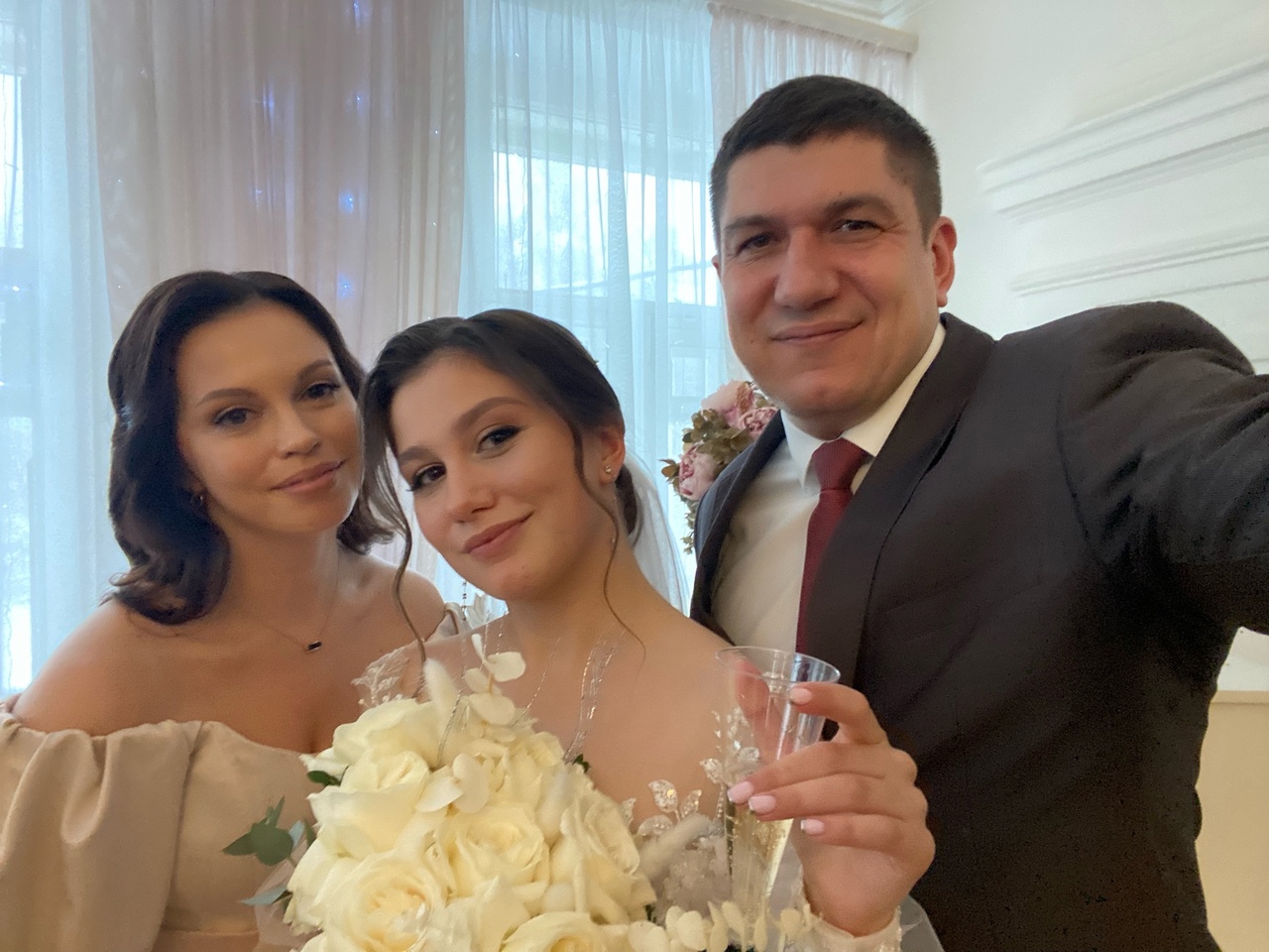 Экс-министр здравоохранения Павел Дегтярь выдал дочь замуж
