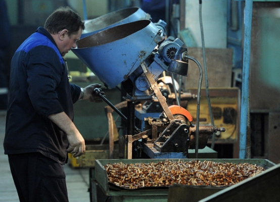 Губернатор Русских обозначил тему роста зарплат на Патронном заводе
