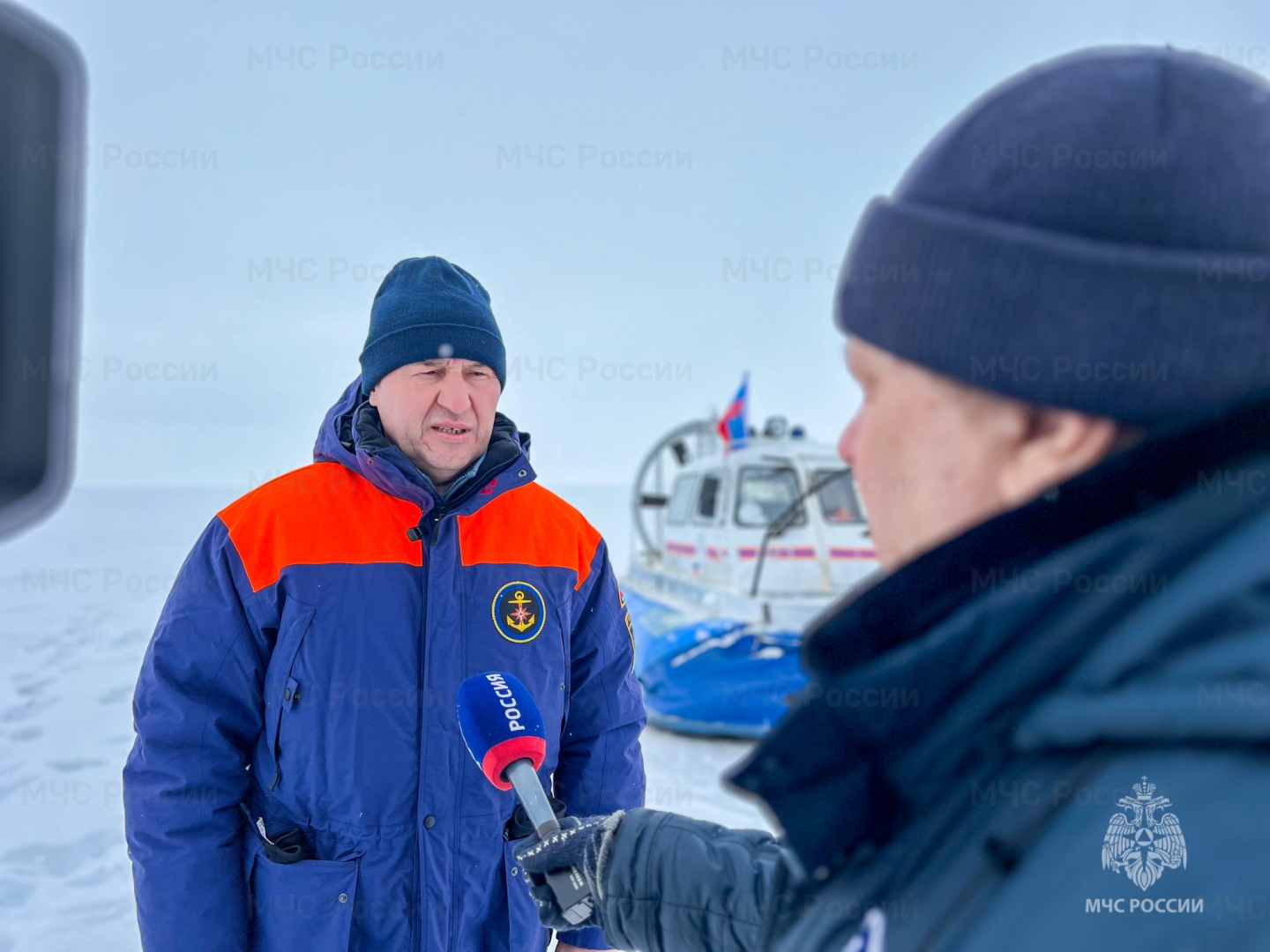 «Лёд начинает терять прочность»: в МЧС предостерегли рыбаков