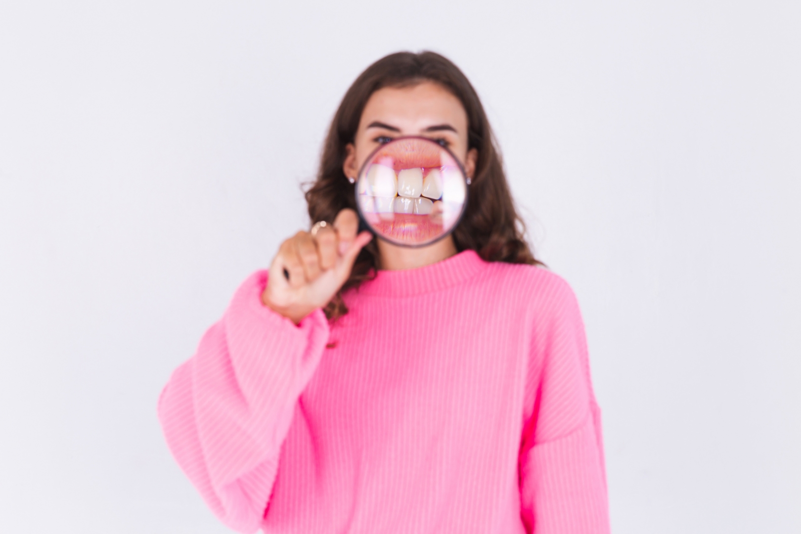 От мигрени до расстройства ЖКТ: стоматолог перечислил болезни, которые могут появиться из-за отсутствия зуба